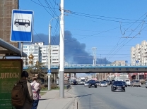 В Омске на Красноярском тракте сильный пожар — на место выехали 58 спасателей