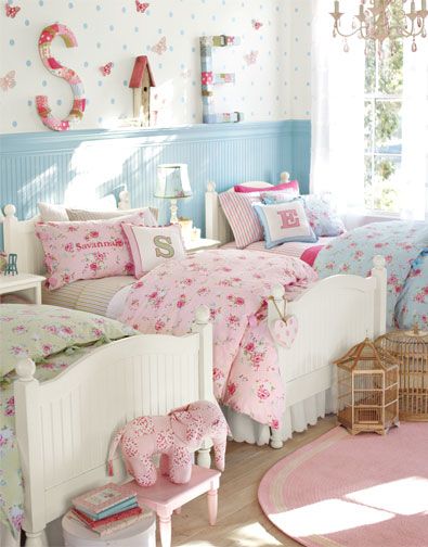 розовая спальня тройняшек